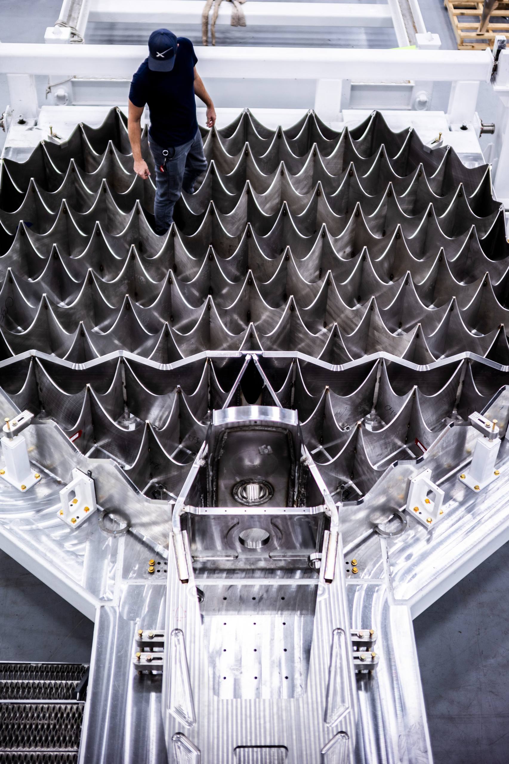 Super Heavy V3: SpaceX интегрирует механизм посадки в решетчатые рули