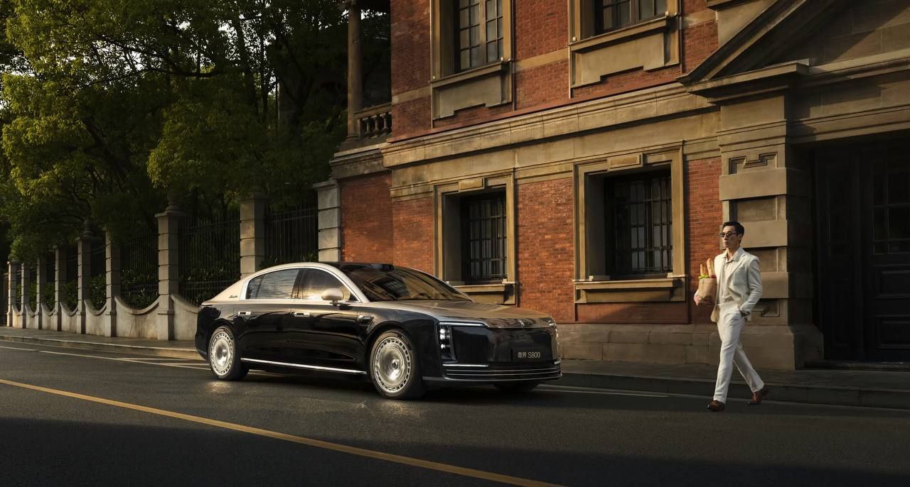 Huawei Maextro S800: Вызов Maybach и Rolls-Royce?